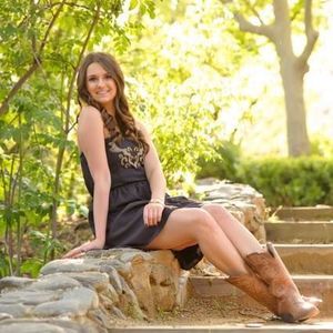 Meet your Posher, Danielle